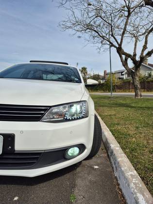 VOLKSWAGEN JETTA 2.0 COMFORTLINE FLEX 4P TIPTRONIC